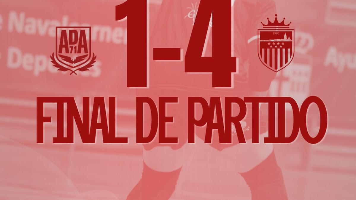 Celebración del equipo femenino de Navalcarnero tras la victoria 4-1 en Segunda División