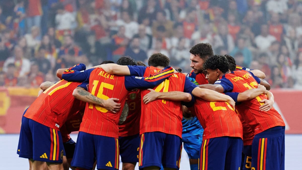 Celebración de la selección española tras su victoria contra la República Checa en la Nations League