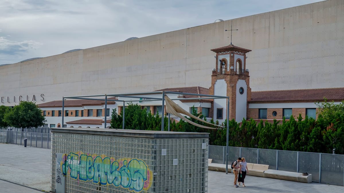 Cartel de la exposición 'Cartografía de lo imposible' del artista Murfin en Fuenlabrada