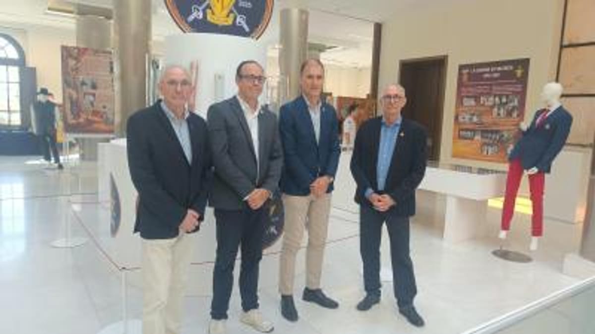 Exposición centenario esgrima Comunidad Valenciana en el Edificio del Reloj del puerto de València