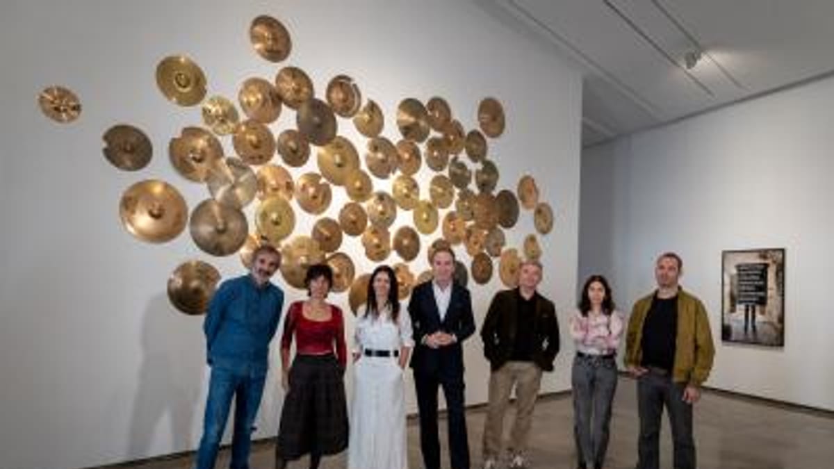 Cartel de la exposición 'Todo lo sólido se desvanece en el aire' del Centre del Carme de València