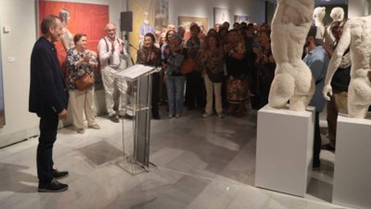 Cartel de la exposición 'La esencia de la mirada' de Ángel Pérez Espacio en la Sala Vaquero Poblador