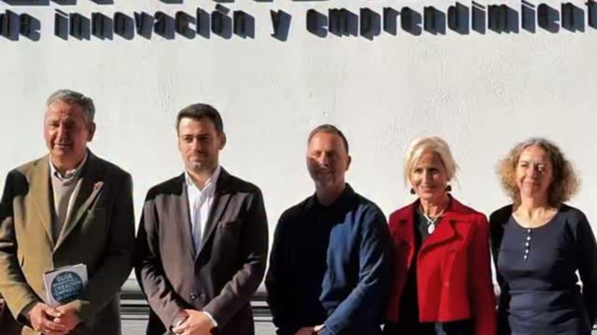 Director general de Autónomos de la Comunidad de Madrid visitando la Fábrica de Innovación y Emprendimiento de Pinto