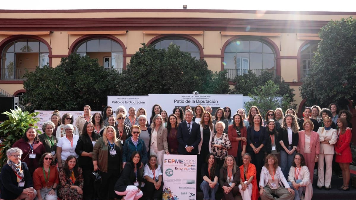 Cartel de la FEMPE 2026, 20ª Feria Provincial de Empresarias, celebrada en el patio de la Diputación de Sevilla, con la participación de mujeres empresarias de la provincia