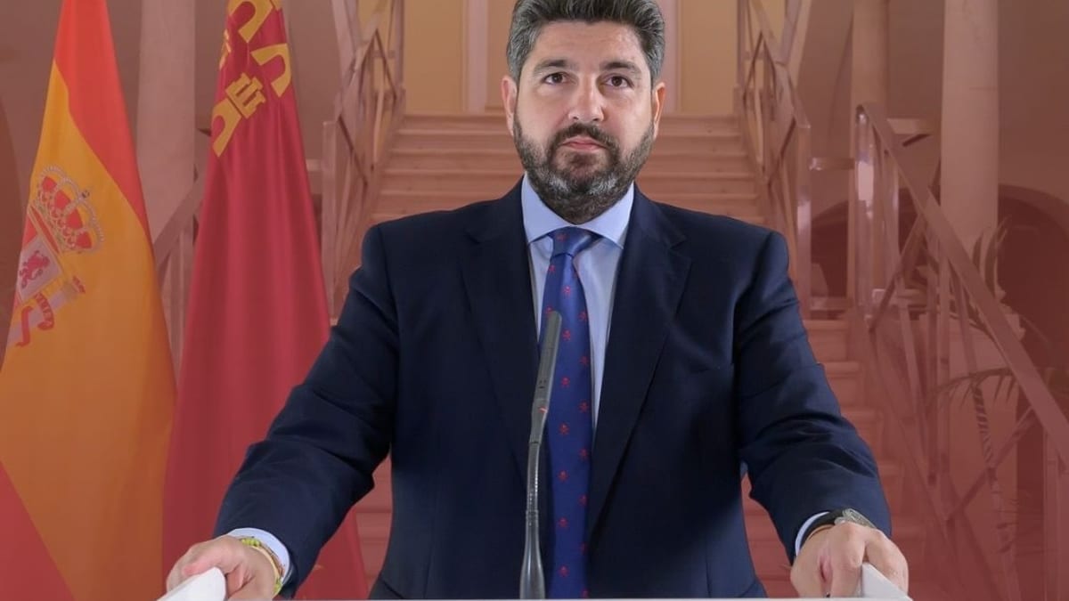 Fernando López Miras durante su declaración institucional sobre el adelanto de las elecciones generales