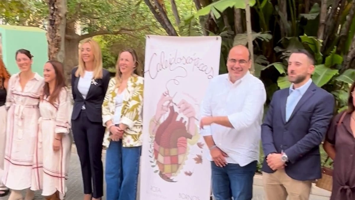 Cartel del Festival Caleidoscópicas 2026 con el lema 'Tramando juntas', diseño de Elisa Vela y Marien Otero del Estudio Crecederas