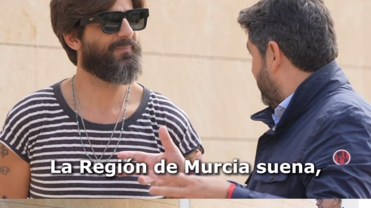Cartel informativo sobre el impacto económico de los festivales en la Región de Murcia