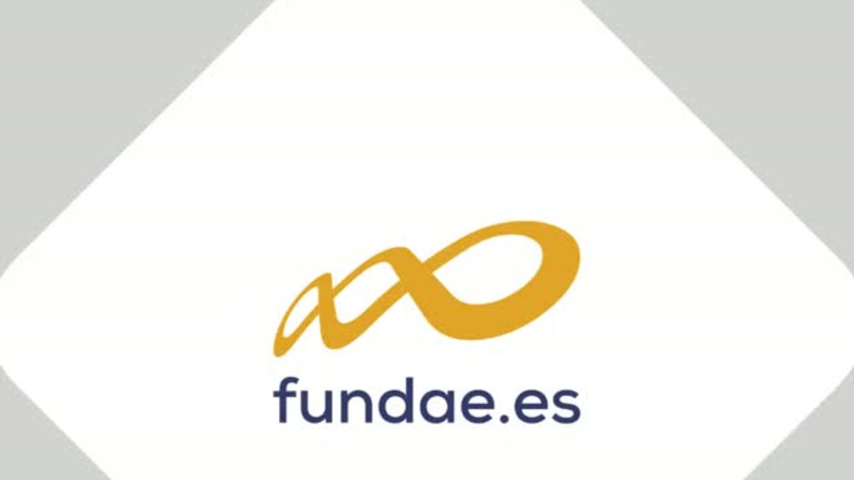 Logotipo de formación habilitante con información sobre profesiones reguladas en Fundae.es