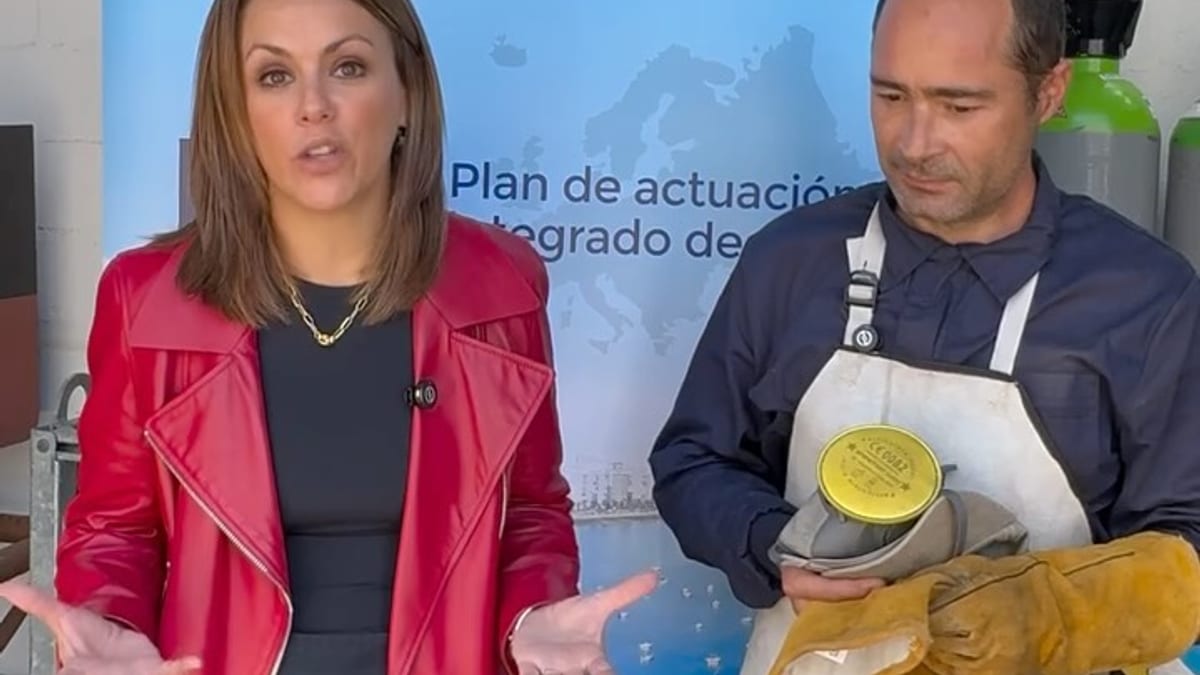 Participante en el curso de soldadura en las instalaciones de la empresa Tecnofor, Cádiz