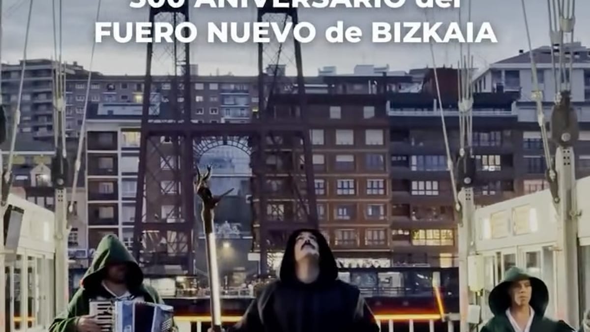 Escena del espectáculo teatral FORU BIZIA en las calles de Getxo durante las celebraciones del 500 aniversario del Fuero Nuevo de Bizkaia