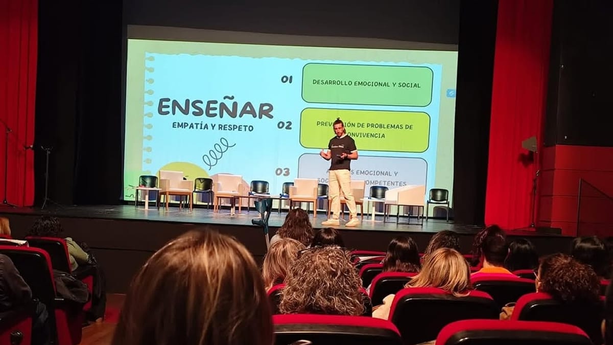 Cartel de la I Jornada de Diversidad Funcional organizada por Asociación Fuenlaincluye en Fuenlabrada