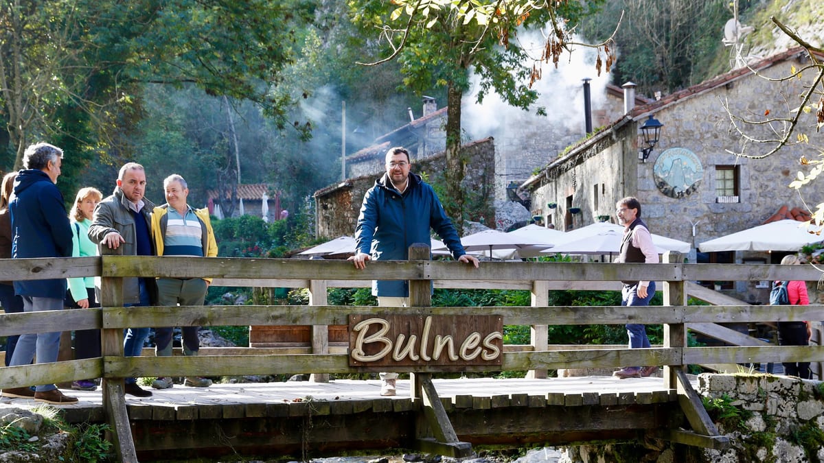 Funicular de Bulnes en Cabrales, Asturias, celebrando su 25 aniversario