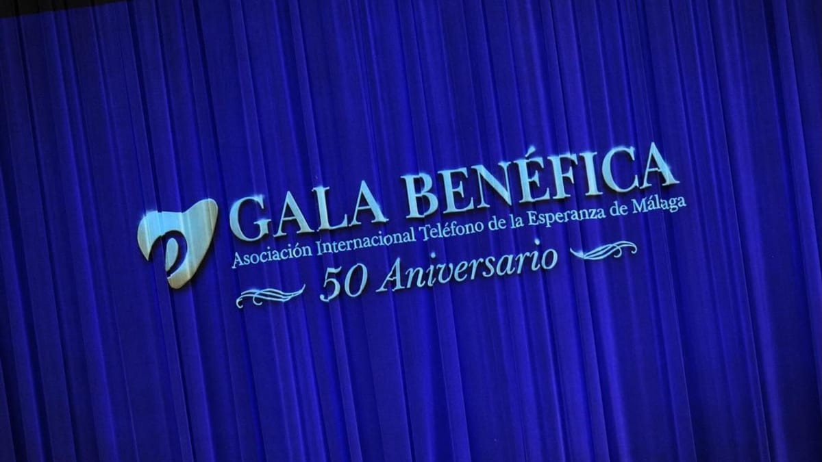 Gala benéfica del 50 aniversario del Teléfono de la Esperanza de Málaga en el Teatro Cervantes con la presencia del alcalde Paco de la Torre y autoridades municipales