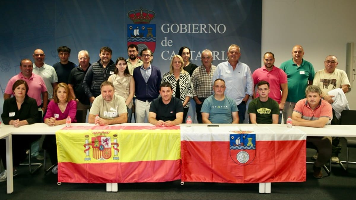 Ganaderos de Cantabria participantes en SALAMAQ 2026 celebrando los 46 premios obtenidos