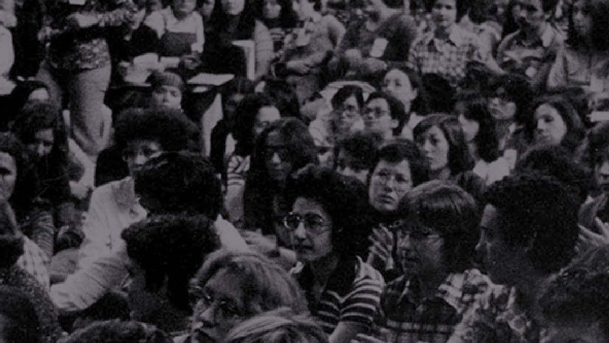 Fotografía de las Primeras Jornadas Catalanas de la Dona en la Universidad de Barcelona de 1976