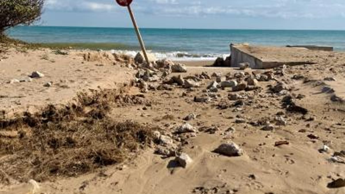 Visitación de la consellera Martínez Mus a las playas de Tavernes de la Valldigna y Cullera afectadas por el temporal de la dana Adam
