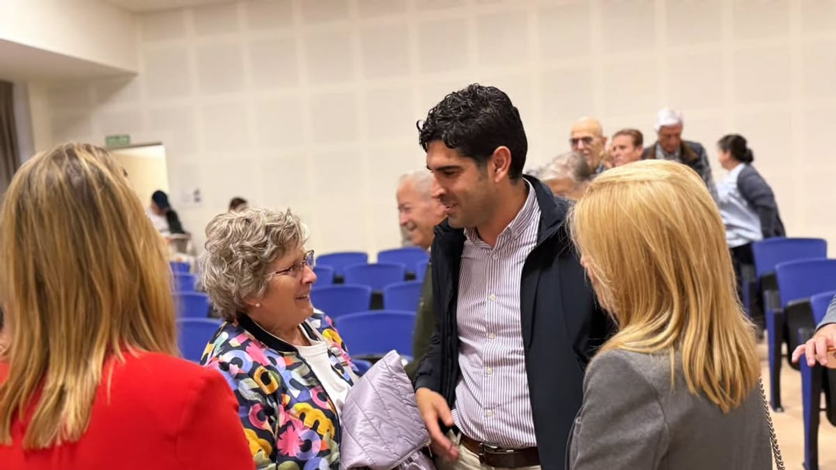 José González, diputado de Servicios Sociales de la Diputación de Albacete, durante su intervención en el IV Encuentro de Personas Mayores