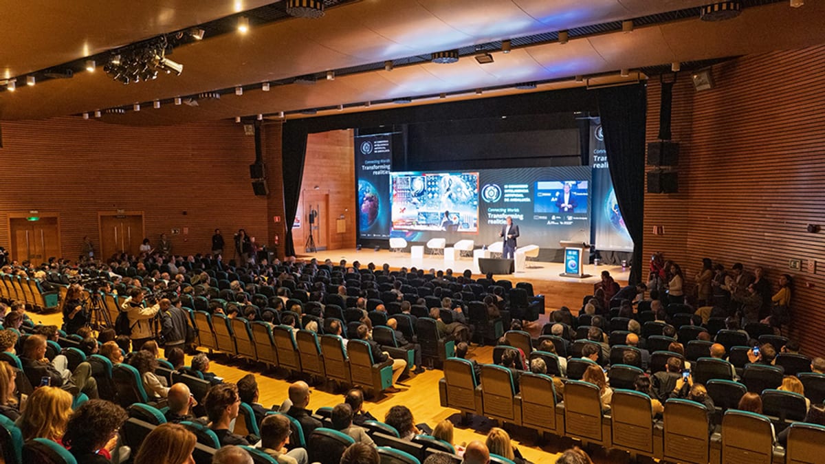 Auditorio lleno de asistentes en el IV Congreso de Inteligencia Artificial de Andalucía en Granada