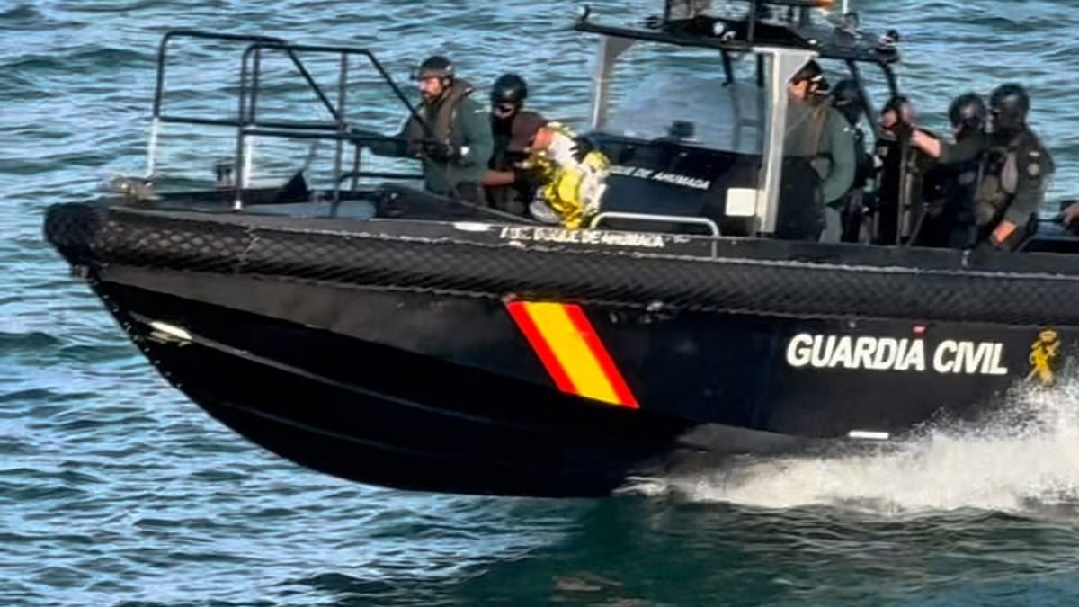 Exhibición de medios de la Guardia Civil durante las celebraciones de la Patrona en Cádiz