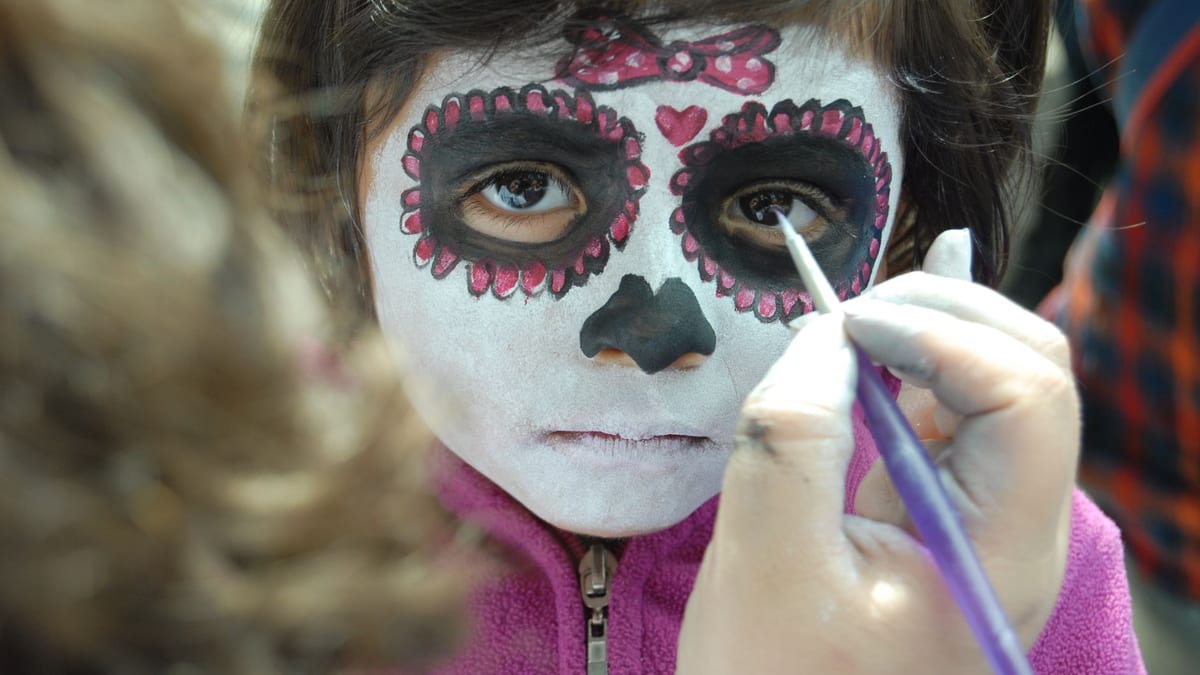 Cartel de la programación de Halloween 2024 en Pinto con actividades infantiles y familiares