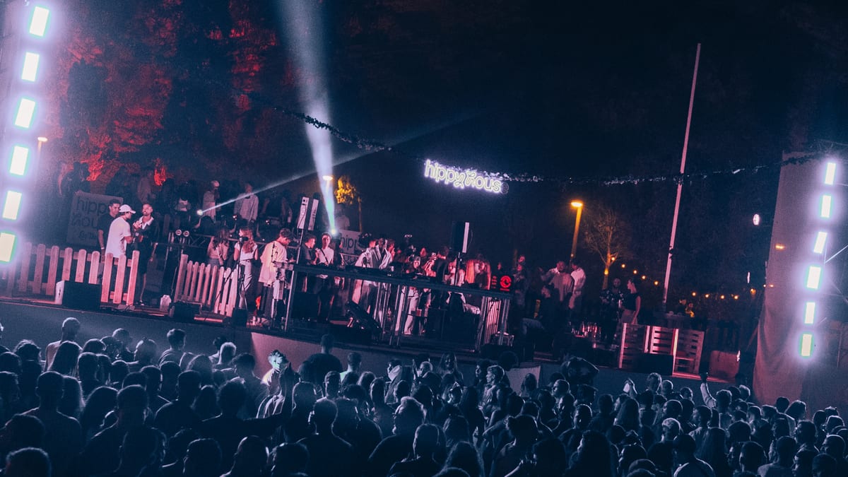 Cartel del festival Hippy House One Last Summer Dance de Ibiza el 24 de octubre
