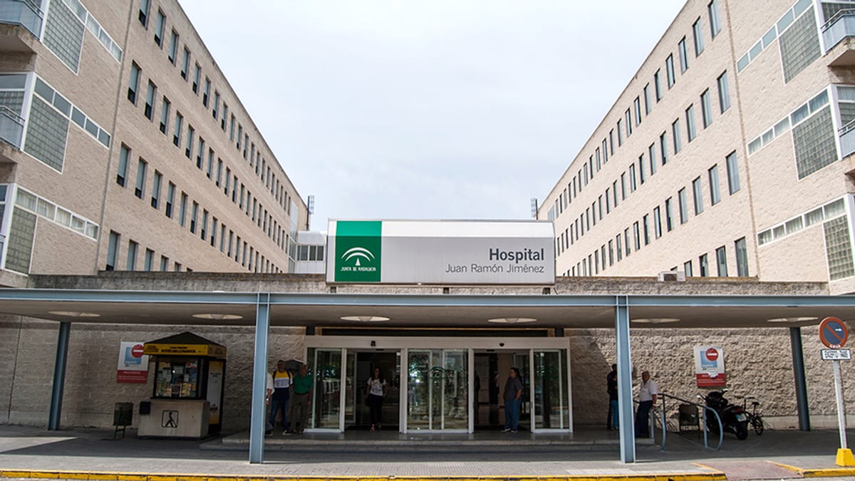 Fachada del Hospital Juan Ramón Jiménez de Huelva