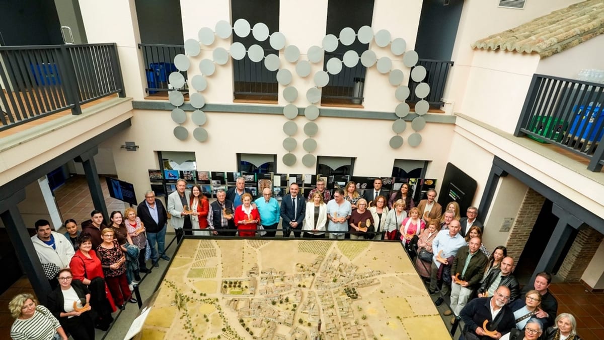 Homenaje del Ayuntamiento de Móstoles a 24 empresas mostoleñas con más de 50 años de trayectoria en el municipio