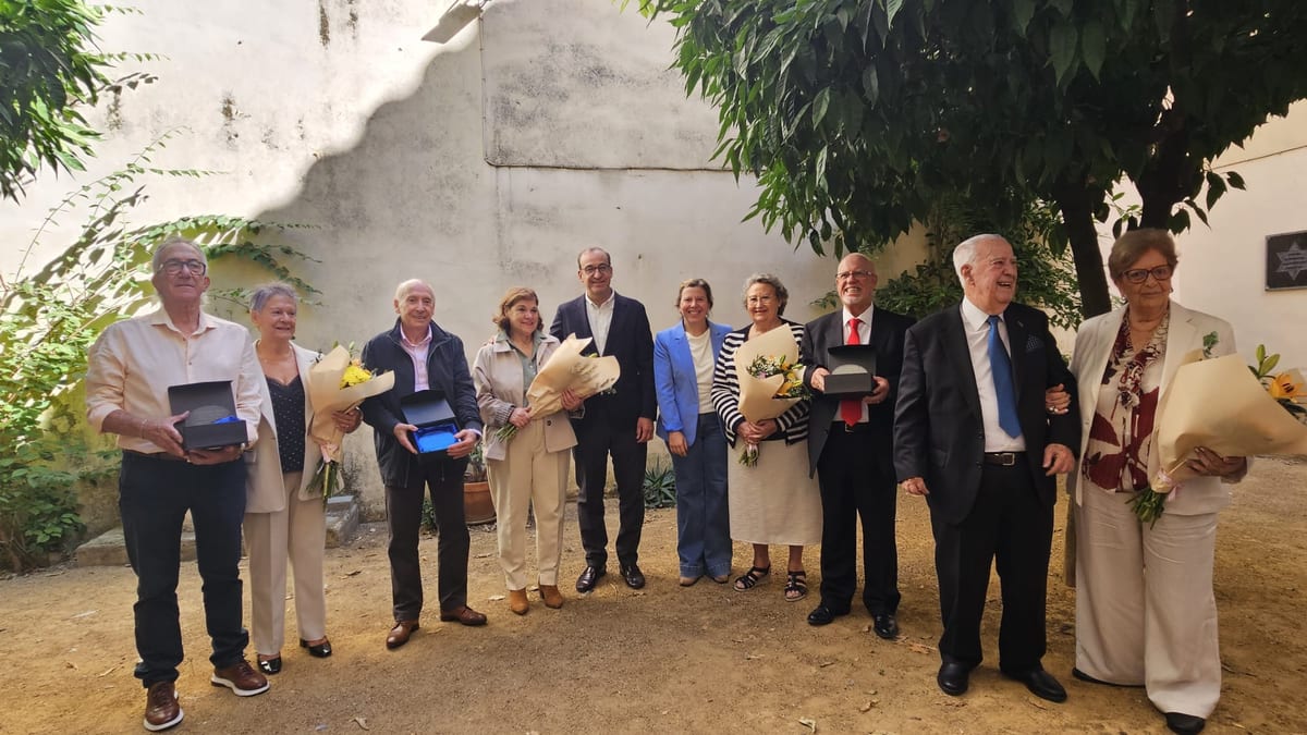 Acto de homenaje del Ayuntamiento de Cáceres a matrimonios longevos con bodas de oro celebrado en el Palacio de la Isla