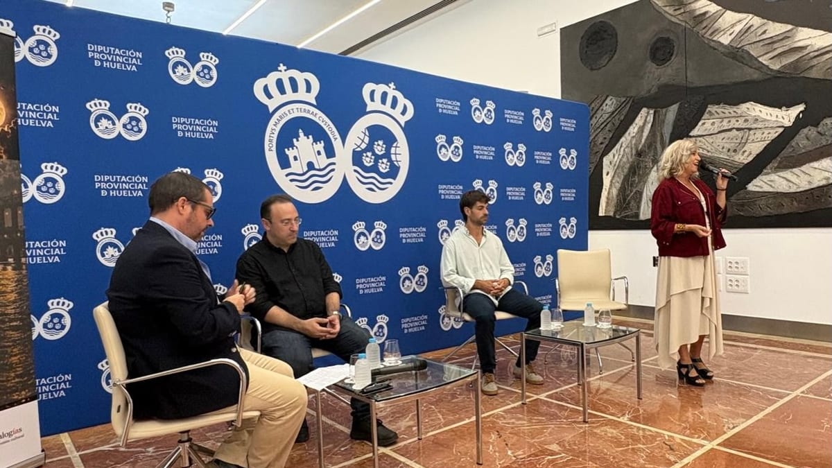 Sala del Salón de Plenos de la Diputación de Huelva durante el Festival Literario Huelva Black