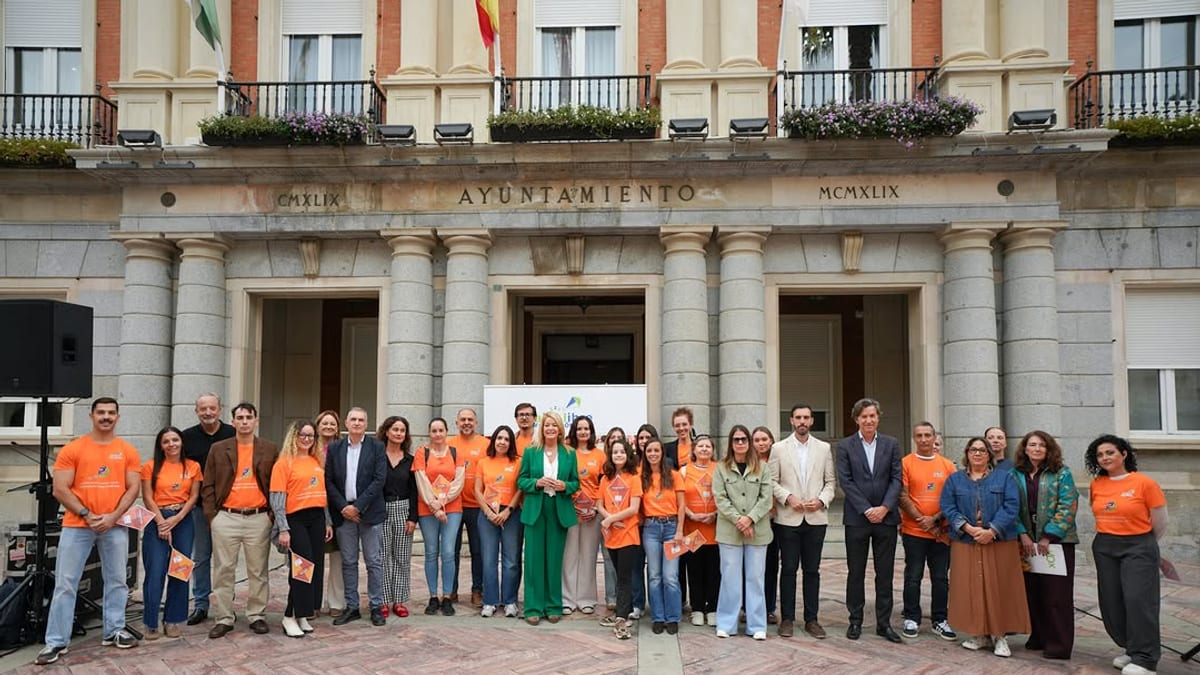 Cartel de conmemoración del Día Nacional del TDAH del Ayuntamiento de Huelva con un corazón naranja