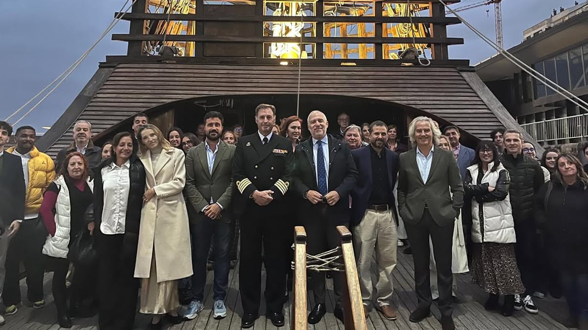 Acto de promoción turística de la Diputación de Huelva en la Nao Santa María en Vigo