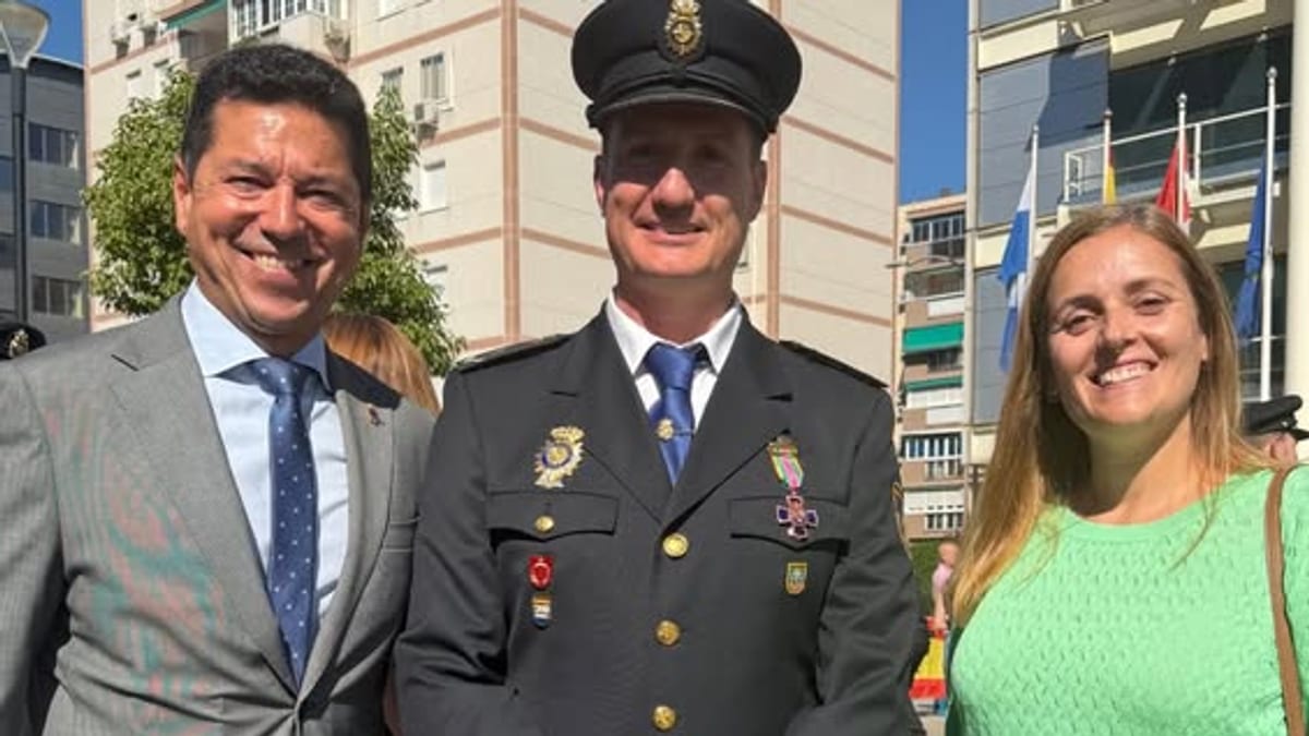 Homenaje institucional a la Policía Nacional en la celebración de los Santos Ángeles Custodios en Fuenlabrada