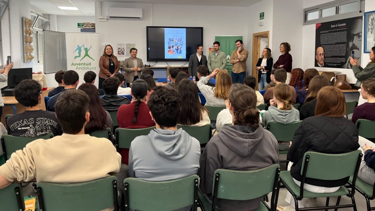 Cartel informativo del programa de hábitos saludables del Instituto Andaluz de la Juventud con énfasis en prevención de ciberviolencia