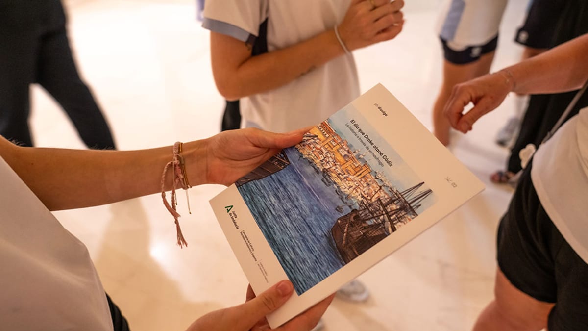 Portada del cuaderno didáctico del IAPH sobre arqueología subacuática y la historia de Drake en Cádiz