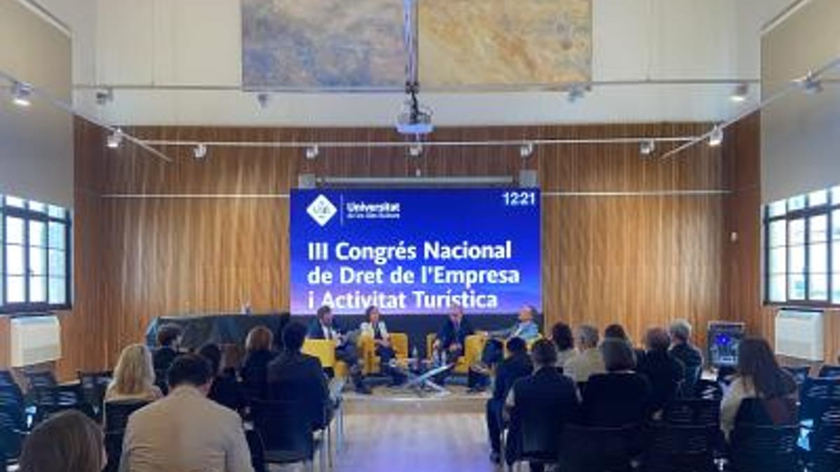 El conseller Mariano Juan participa en el III Congreso Nacional de Derecho de la Empresa y Actividad Turística