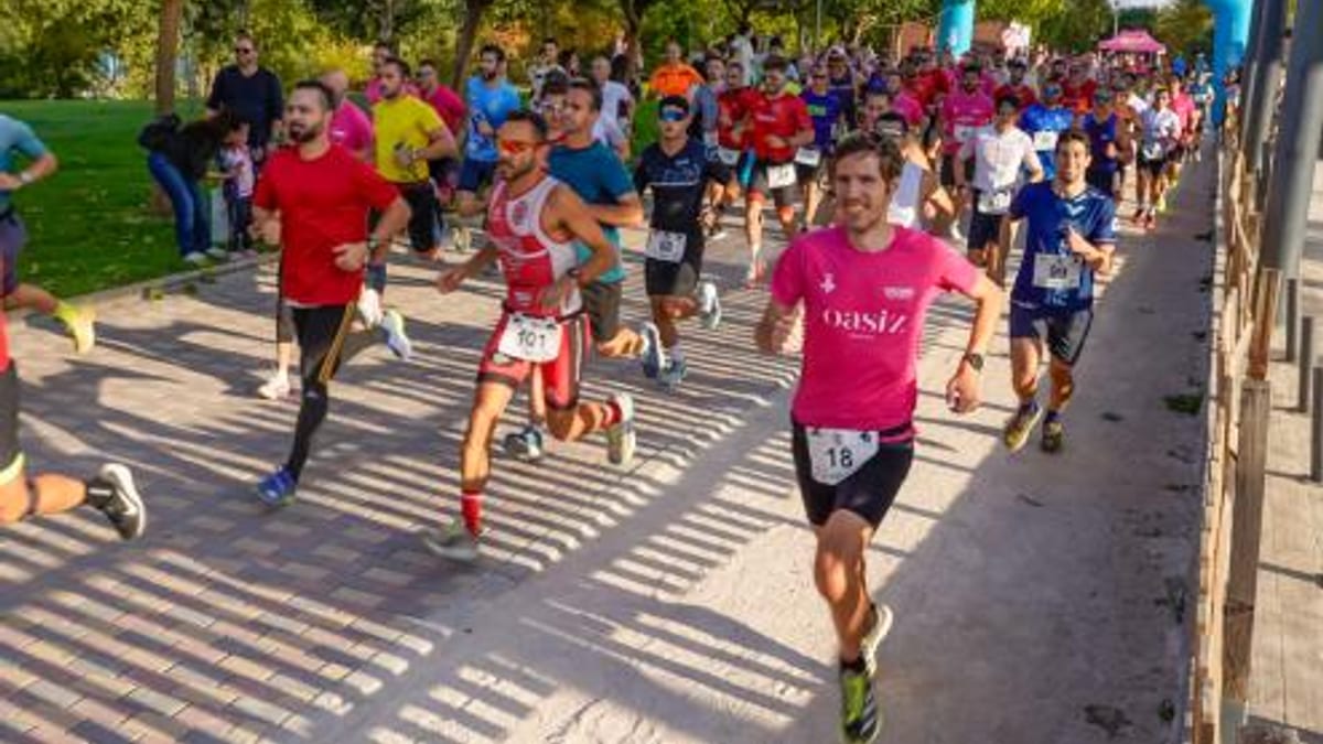 Participantes en la salida del II Duatlón Popular Ciudad de Torrejón en el Parque Europa