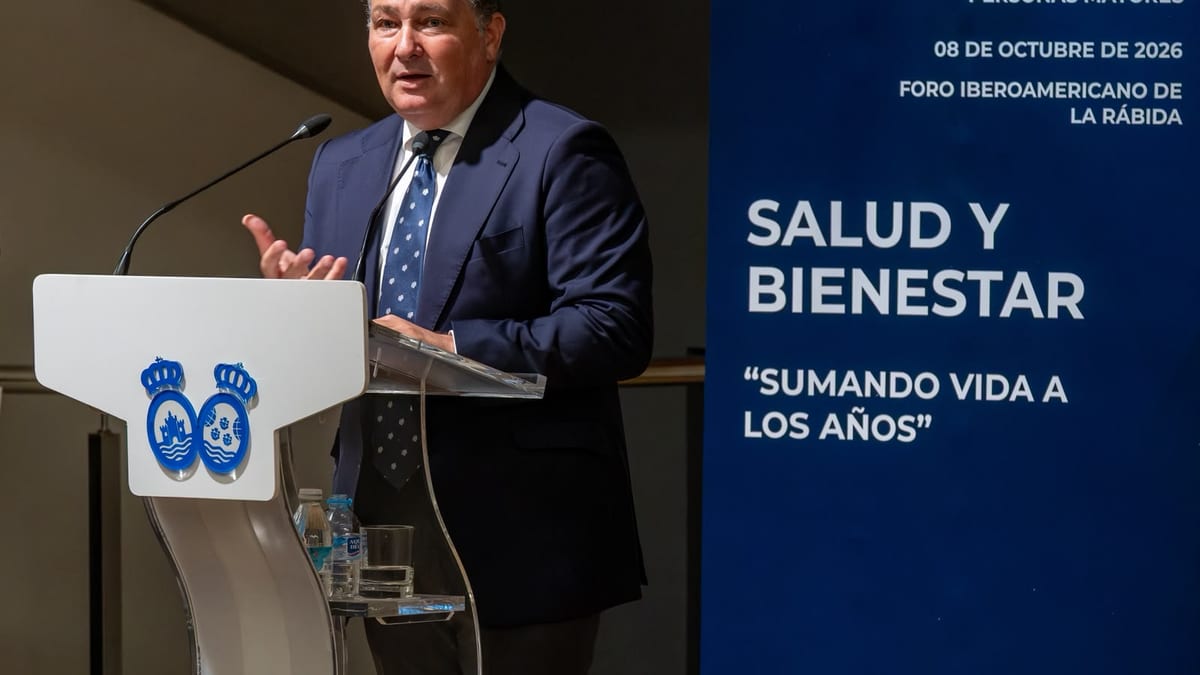 Participantes del II Encuentro Provincial de Personas Mayores en el Foro Iberoamericano de la Rábida durante la celebración del mes de personas mayores, con actividades de bienestar y salud organizado por Diputación de Huelva y Cruz Roja