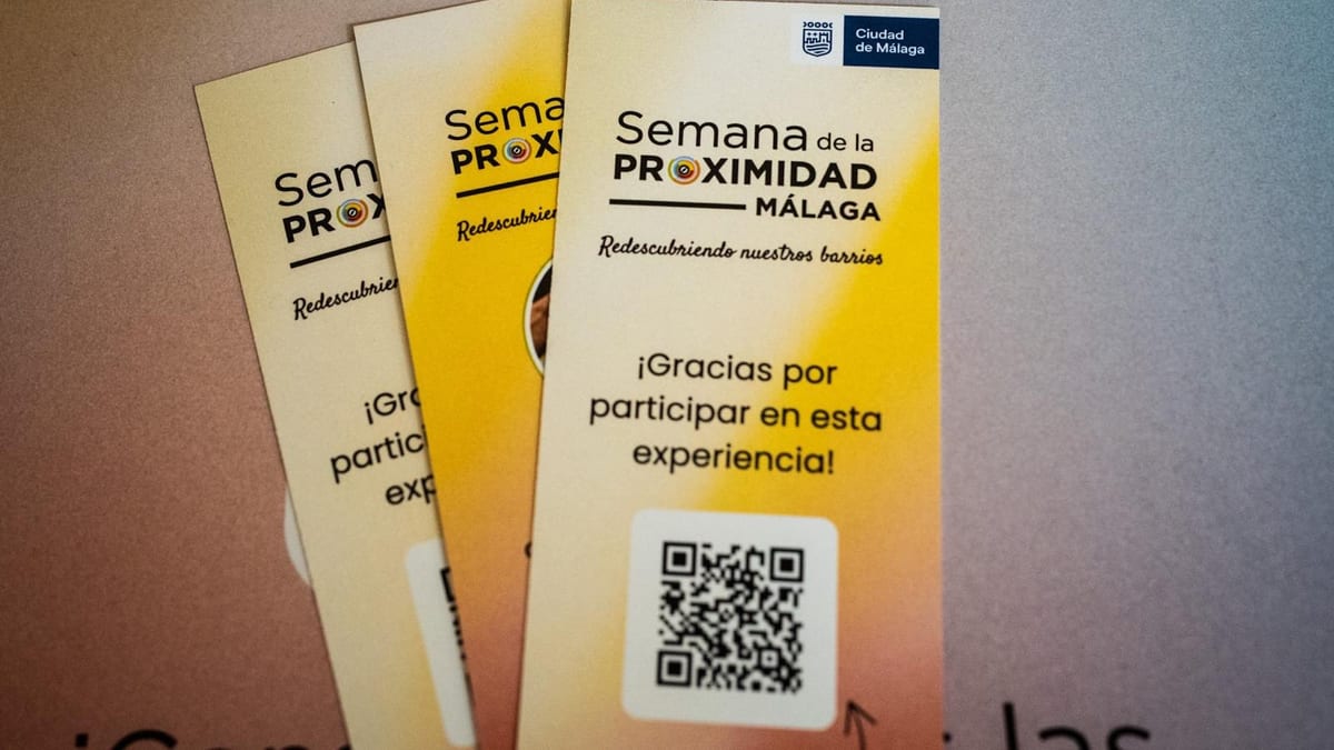 El alcalde de Málaga junto a la consejera de Empleo y la directora de la Fundación Foro Nesi en el acto de apertura de la III Semana de la Proximidad