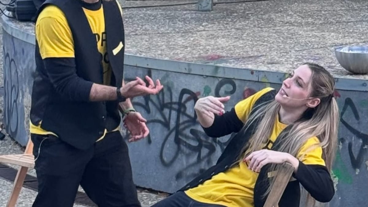 Espectáculo Impro Impar Show en la Plaza Joaquín Elizalde de Logroño durante el programa Noches con arte