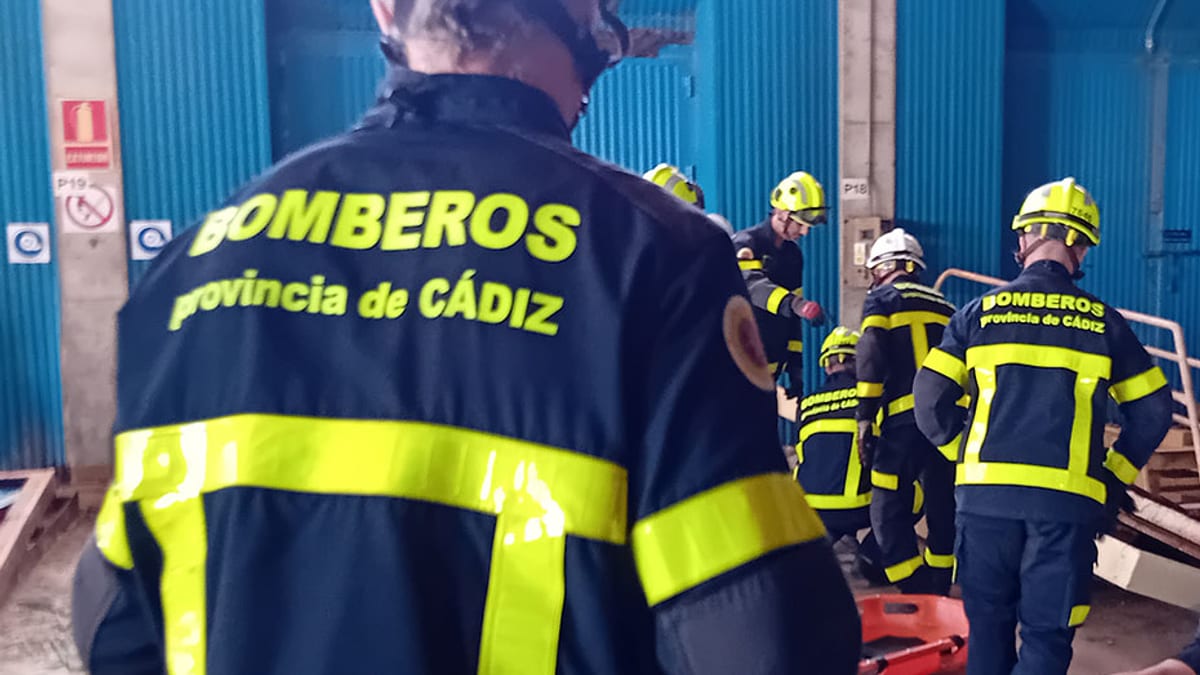 Efectivos del Cuerpo de Bomberos de la provincia de Cádiz interviniendo en emergencias