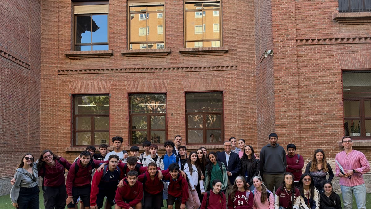 Presentación de la Incubadora de Alta Tecnología a estudiantes del instituto Cristóbal Colón de Talavera de la Reina