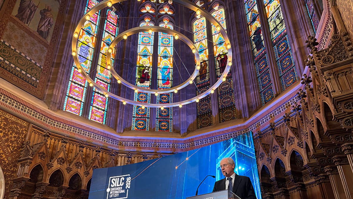 Logo del evento Santander International Lift City SILC con presencia de profesionales internacionales del sector de la elevación