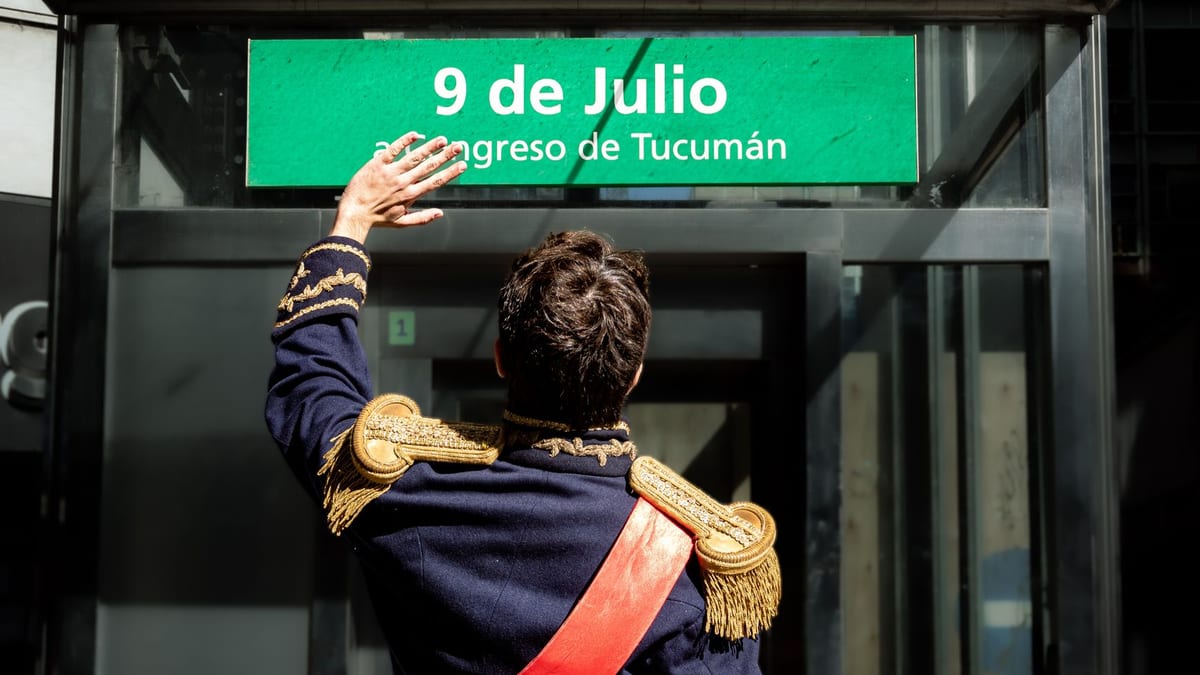Cartel de los espectáculos gratuitos del Instituto Valenciano de Cultura para el 9 d'Octubre en Castelló, València y Peñíscola