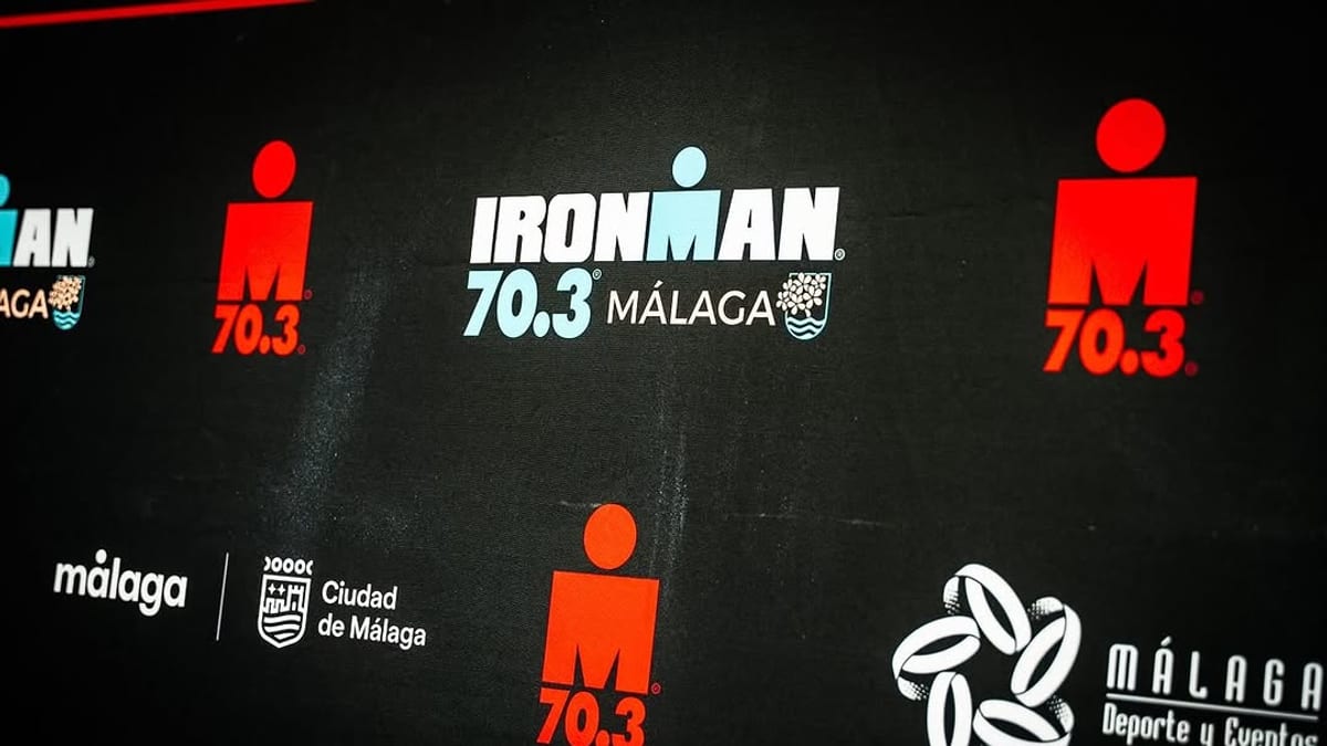Presentación oficial del IRONMAN 70.3 Málaga con autoridades locales y representantes de The IRONMAN Group