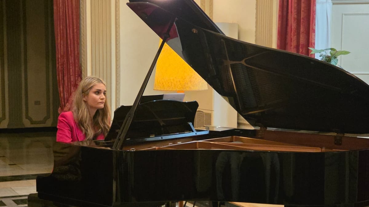 Isabel Dobarro, pianista gallega ganadora del Grammy Latino, durante una actuación