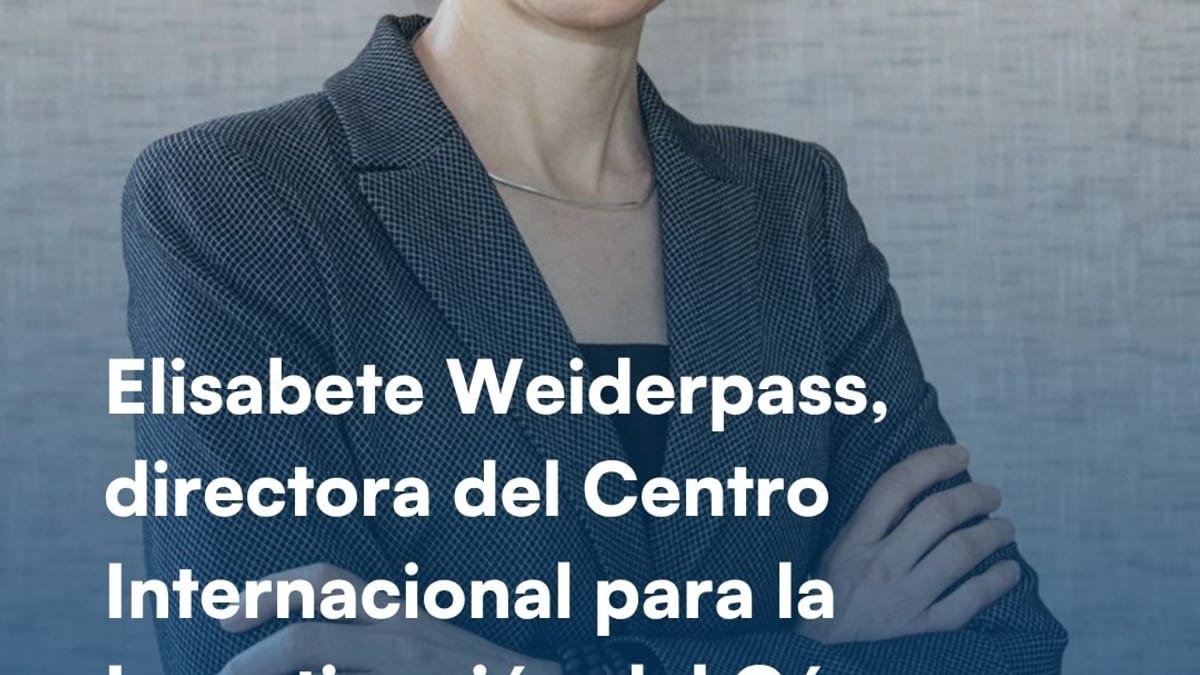 Elisabete Weiderpass, directora del Centro Internacional para la Investigación del Cáncer, durante la felicitación al ISCIII por su 40 aniversario
