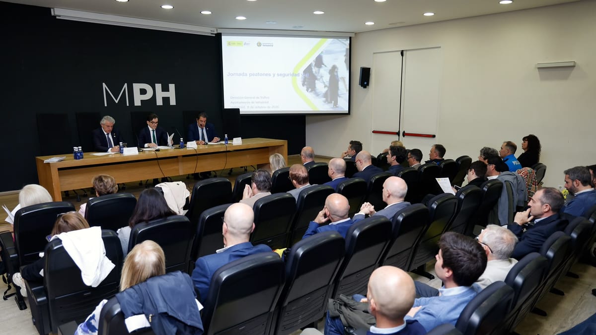 Jornada sobre peatones y seguridad vial en Valladolid con participantes institucionales