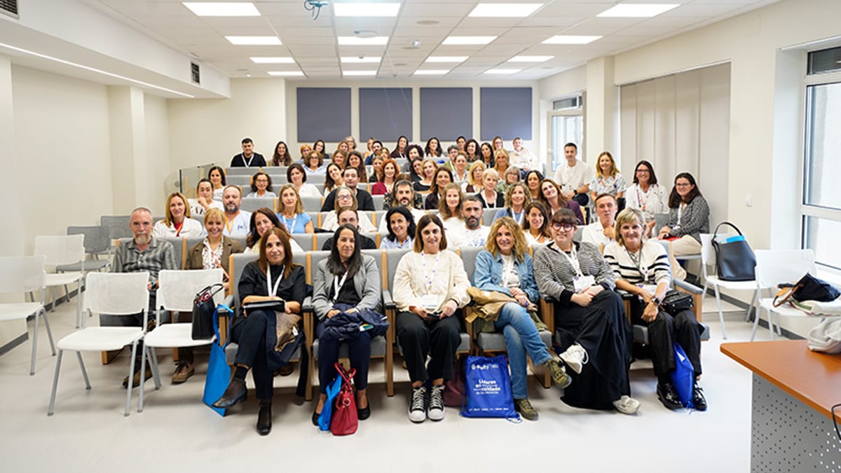 Sesión de las jornadas sobre cuidados basados en la evidencia en Cantabria con profesionales sanitarios