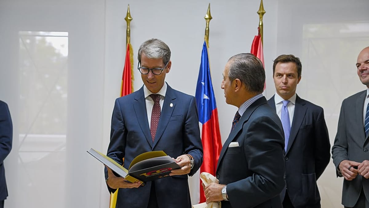 Gonzalo Capellán y delegación institucional del Gobierno de La Rioja en reunión oficial con empresarios chilenos
