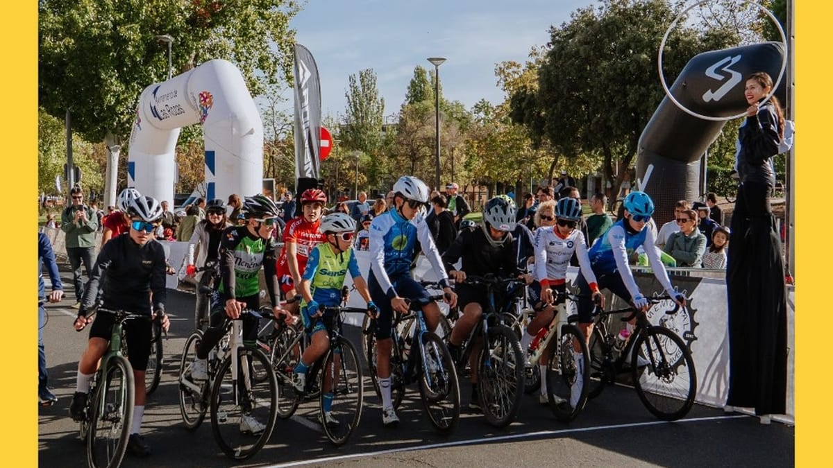 Cartel del XXXV Memorial María Isabel Clavero, evento del Día de la Bici en Las Rozas